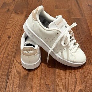 adidas advantage sneaker